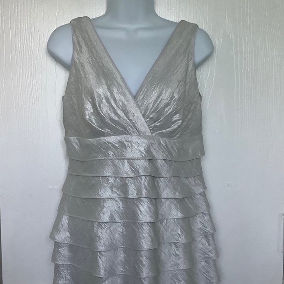 London Times Petites Silver Tiered Formal Cocktail Dress - Picture 4 of 6